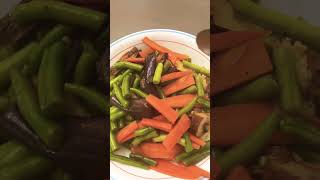 Boiled carrots 🥕 eggplant 🍆 ampgreen beans for lunch youtubeshorts [upl. by Fineberg692]