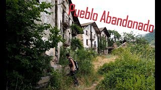 En este PUEBLO ABANDONADO VIVIERON 88 PERSONAS  Lugares Abandonados y URBEX [upl. by Kabab]