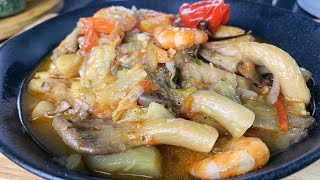 Recette de champignonRecette africaine des CHAMPIGNONS à la sauce tomate aux crevettes delicieux [upl. by Yelyak25]