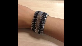 Tutorial per Principianti Bracciale quotNatalequot con spille da balia e perline rocaille [upl. by Yelnikcm]