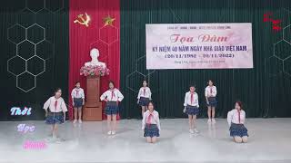 Thời Học Sinh ❤  Tiết mục múa tặng thầy cô 2011 [upl. by Sayette]