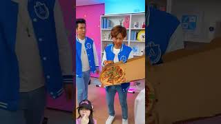 MAKAN PIZZA JADI EJEKAN TEMAN UNTUNG ADA BESTIE ⁉️shorts funny dubbing [upl. by Eul]