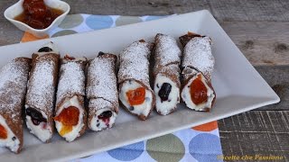 Cannoli siciliani ricetta classica  cannoli preparati con la canna  Ricette che Passione [upl. by Ane]