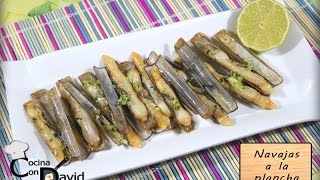 Navajas a la Plancha con Ajo y Perejil  Receta [upl. by Yelahs]