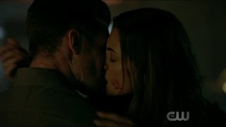 The Originals 4x01 Elijah saves Hayley Hayley amp Elijah kiss amp hug [upl. by Noiro]