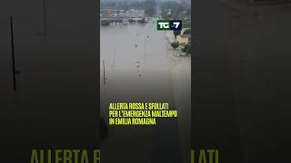 Allerta rossa e sfollati per l’emergenza maltempo in Emilia Romagna [upl. by Adnesor]