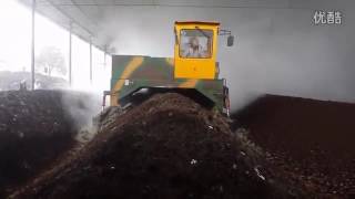 Hydraulic Auxiliary Crawler Windrow Composting EquipmentMode XGFD 2600 [upl. by Eniamaj530]