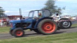 Tractor racing in sweden drag race dragracing fordson major massey ferguson traktor wheelie redneck [upl. by Borer878]