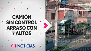 IMPACTANTE VIDEO Camión que arrasó con 7 autos en Antofagasta 3 personas murieron  CHV Noticias [upl. by Aliak]