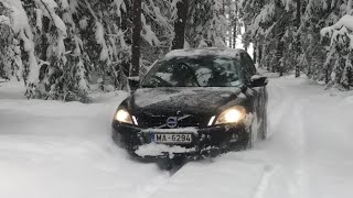 VOLVO XC60 IN DEEP SNOW Offroad [upl. by Hobbie]