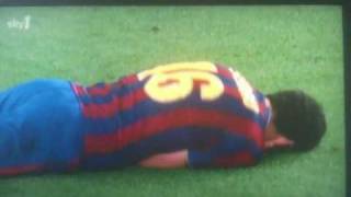 Busquets sneaky peek after being fouled by Motta [upl. by Mindy]