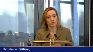 Bundesfamilienministerin Kristina Schröder zu Besuch in der Bertelsmann Stiftung [upl. by Bourn]