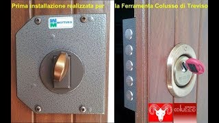 Montaggio serratura da applicare su porta legno  1 di 3 [upl. by Hartzke]