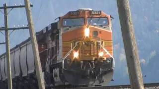 HD BNSF 5321 Freight train in the Columbia River Gorge [upl. by Dowdell]