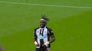 Saint Maximin Brilliant Solo goal for Newcastle 11 Leeds [upl. by Revlys]