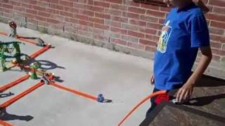 HOT WHEELS TRICK TRACKS WITH 2 NEW ROBOT SETS Oct 2010 [upl. by Irec222]