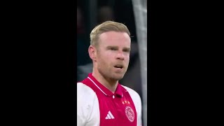 ¡AJAX LO EMPATÓ AL PSV CON UN TESTARAZO DE DAVY KLAASSEN  Shorts [upl. by Yenreit]