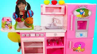 Emma Pretend Play w Disney Princess Snow White Pink Kitchen Toy Kids Play Set [upl. by Annad959]