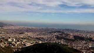 Barcelone vu du sommet du Tibidabo [upl. by Armalla]