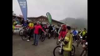 Quietschkonzert der Scheibenbremsen nach Bergsprint Brixen im Thale 2014 [upl. by Romie303]