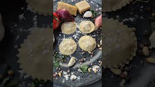 Ravioli gefüllt mit Parmesan food cooking recipe cooking delicious handmade trending rezept [upl. by Omocaig577]