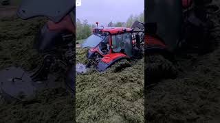 AGRICULTRICE  UN TRACTEUR EMBOURBE IMPOSSIBLE A SORTIR agricultrice agriculture tracteurs [upl. by Alvina]