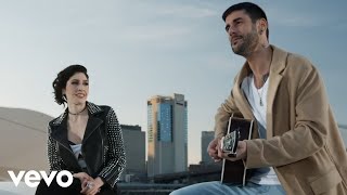 Melendi  Destino o Casualidad ft HaAsh Official Music Video REVIEW [upl. by Alpheus]