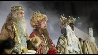 Madrid three kings parade  Cabalgata de los Reyes Magos Madrid Spain tourism  Spanish travel video [upl. by Darice438]