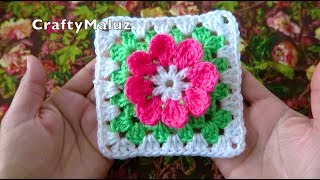 CROCHET TUTORIAL  CUADRO TEJIDO CON FLOR EN EL CENTRO  Granny Square Paso A Paso [upl. by Anayra]