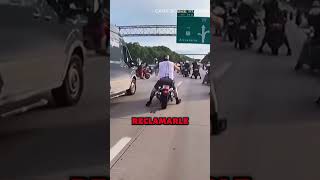 Repartidor Enfrenta a Motociclistas en la Carretera [upl. by Nraa722]