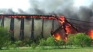 Colapso de un puente en llamas en Texas [upl. by Syst584]