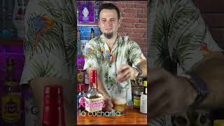 Como preparar un Manhattan Receta del cocktail Manhattan paso a paso [upl. by Eimak660]