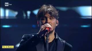 Fabrizio Moro  Sanremo 2022  Sei tu  live video completo  serata finale [upl. by Assirol]