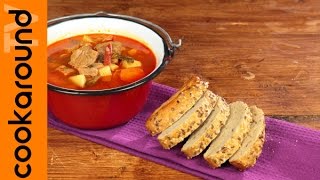 Zuppa di gulash  Ricetta ungherese carne di manzo [upl. by Ylrevaw392]