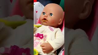 👶 Bébé Annabelle mange toute seule  poupées pourfilles nounou babyborn [upl. by Elmo937]