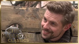 Aushalten Wer hält länger am Pranger aus  22  Circus Halligalli Classics  ProSieben [upl. by Arrimat]