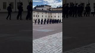 Norska högvakten på besök idag i Stockholm Armémuseums gård [upl. by Deirdre]