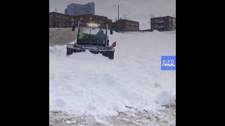 Oslo Behörden karren Schnee in die Stadt [upl. by Ynohtnakram]