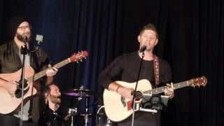 jensen ackles singing simple man VanCon 2016 [upl. by Bethel635]