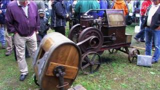 Standmotor treibt Waschmaschine an  Stationary engine drives a old washing machine [upl. by Sturges682]