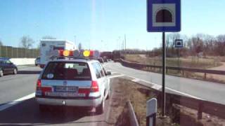 A1 LKW mit Panne steht auf Beschleunigungsstreifen  Absicherung 020410 [upl. by Nojid193]