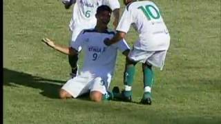 Frango do goleiro Carini do AtlétigoMG contra o Ipatinga [upl. by Brookhouse]