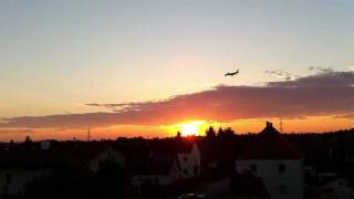 Boeing 757 DHL im Landeanflug auf Hörsching bei Sonnenuntergang [upl. by Labannah702]