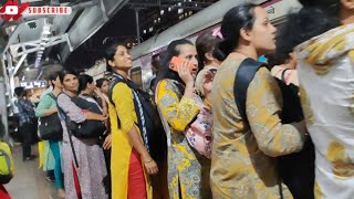 Mumbai local train Rush hours me ladies struggle and daily life  Housewife ki life acchi hai [upl. by Yanad306]