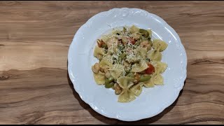 Green squash and shrimp pasta  Makarona me kunguj dhe karkaleca [upl. by Wulf]