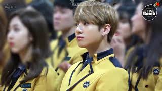 Sub español BANGTAN BOMB BTS visita a Jungkook en su graduación [upl. by Nedla939]