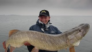 Record breaking Northern Pike Session StruikRovers [upl. by Aniluj66]