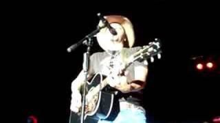 Jason Aldean Whos Kissing You Tonight Fort Madison Iowa 95 [upl. by Arretak]