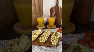 Tartine avocat et œuf [upl. by Ahsitam587]