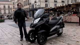 Piaggio MP3 LT 300Quadro 350D  sérieuse menace pour le MP3 [upl. by Benenson]